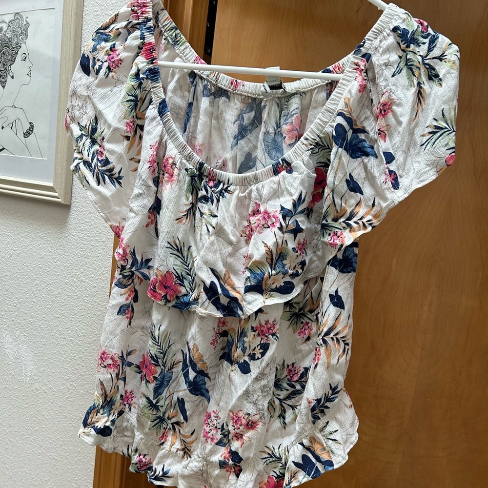 American Eagle off the shoulder blouse